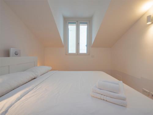Xenia Milano - 2rooms apt in Via Petrella 4 E