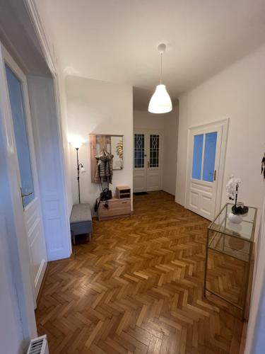 Große Herrschaftswohnung Wohnung mit viel Platz