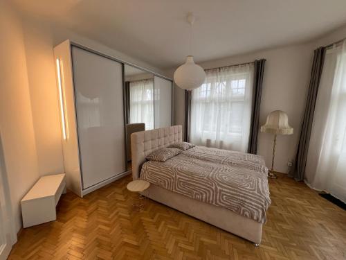 Große Herrschaftswohnung Wohnung mit viel Platz
