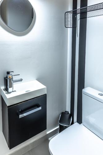 Aktivi Sunny & Quiet Modern Apartment