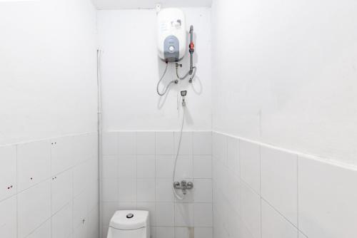 Koupelna v ubytování RedDoorz Plus near Kepri Mall