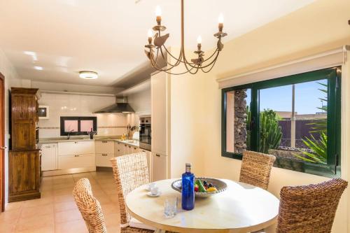 Villa Vista Montana by Villa Plus