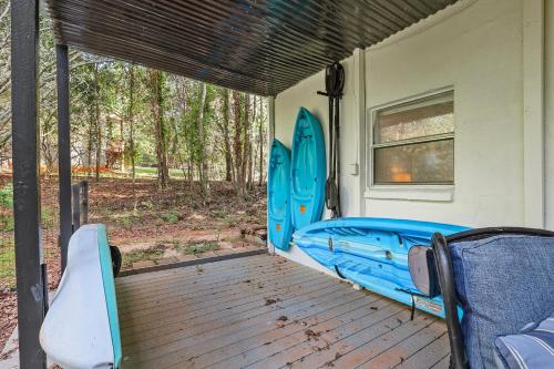 Fotografie z fotogalerie ubytování Milltown Cove Escape on Lake Hartwell v destinaci Hartwell