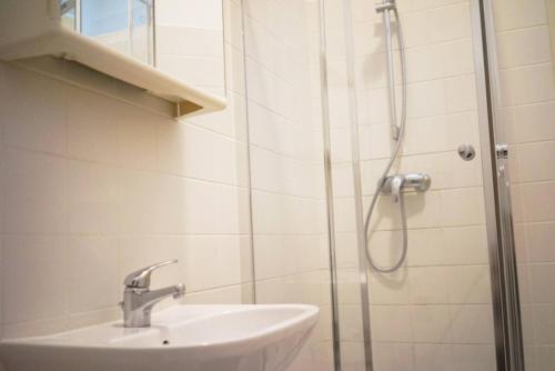 Modern Apartment in Viennas hip area, Central & Comfortable Stay
