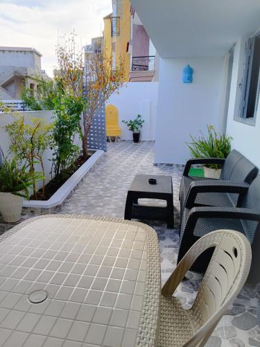 Balkoni atau teres di Blue Horizon Tabarka your seaside escape