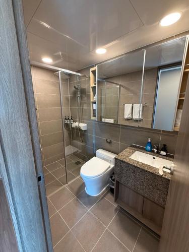 Ένα μπάνιο στο excellent site,family suite room