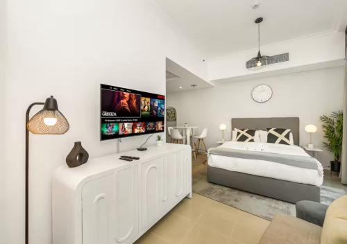 Bay Central Modern Studio