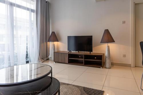 Casa Imperial 2BR Pool View Unit, Embassy Gardens Cantonments