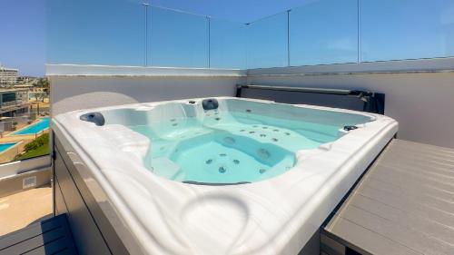 Fotografie z fotogalerie ubytování Aqua Beachfront Villas - Villa 1 v destinaci Ayia Napa