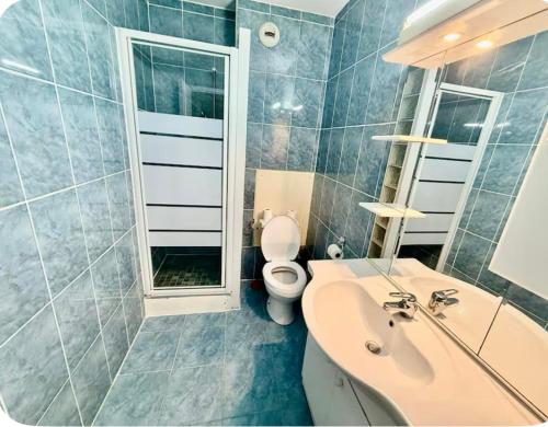 Ένα μπάνιο στο 5mn aéroport de Genève - parking gratuit - ONU CERN