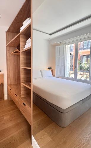 Plaza Mayor View Apartment in City Center