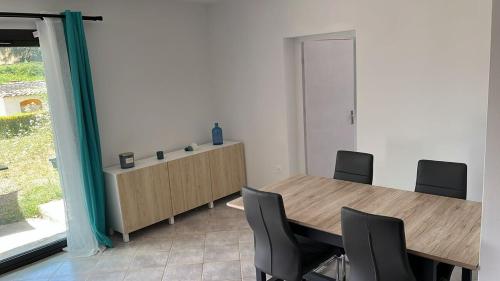 Gambar di galeri bagi Ground floor villa with pool di Bastelicaccia