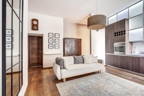 Domillion Quiet 2bdr apt w panorama & balcony B83