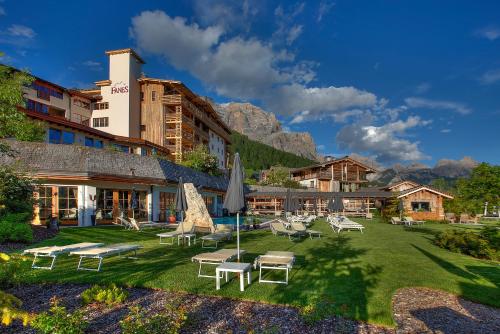 Gallery image of Hotel Fanes in San Cassiano