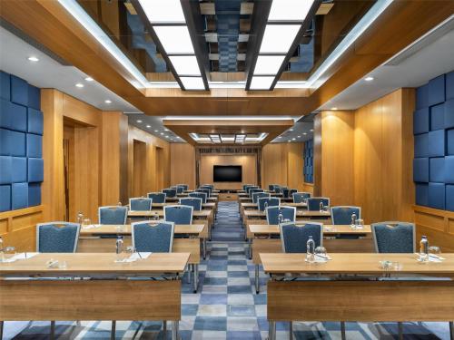 Бизнес-центр и/или конференц-зал в Radisson Blu Hotel, Istanbul Sisli