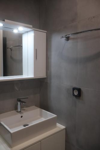Porto Piraeus Suites Near Maniatika Metro Station-A1