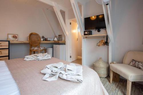 Salt Boutique Guest House Classic Roomにあるベッド
