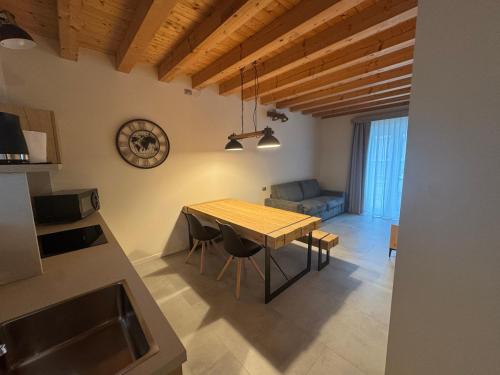 Χώρος καθιστικού στο Hillside House Sant'Andrea