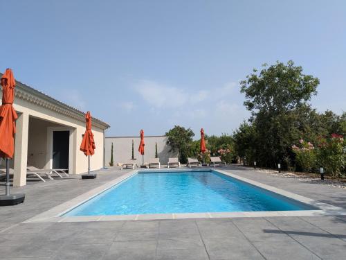 Πισίνα στο ή κοντά στο Villa Floria Neuve avec Piscine Privée Chauffée en Sud Ardèche