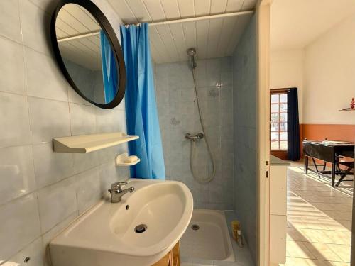O baie la Studio cosy avec mezzanine et parking proche centre