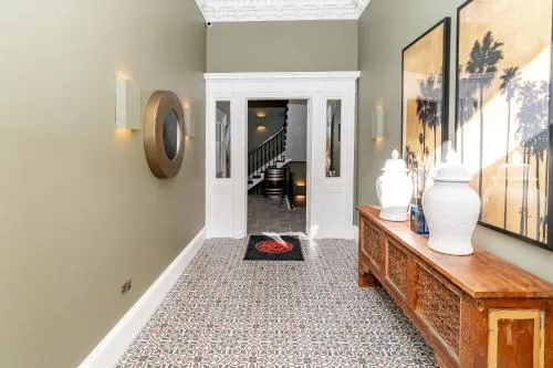 Dragon Suites Luxury Apartments at 9 Albyn Place photo 3