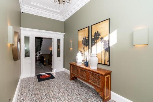 Dragon Suites Luxury Apartments at 9 Albyn Place photo 91