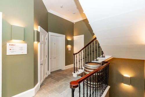 Dragon Suites Luxury Apartments at 9 Albyn Place photo 90