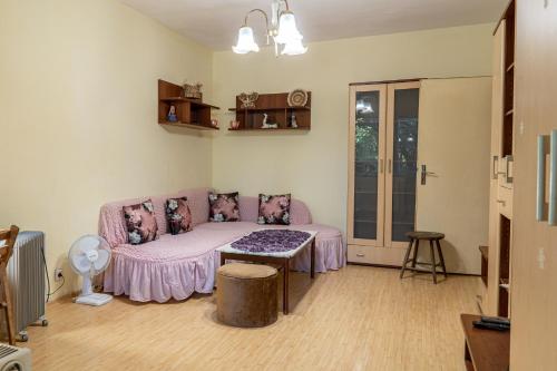 The Lindens 1 Bedroom Cozy Apartment plus Free Parking!!!