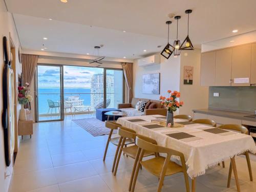 Kuchyň nebo kuchyňský kout v ubytování The Song Premium Apartment - Căn Hộ Du Lịch Biển - Anh Khoa Homestay