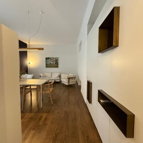 LesOnes MILANO