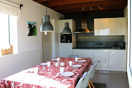 Η κουζίνα ή μικρή κουζίνα στο B&B de Friese Meren, helemaal privé voor jou!