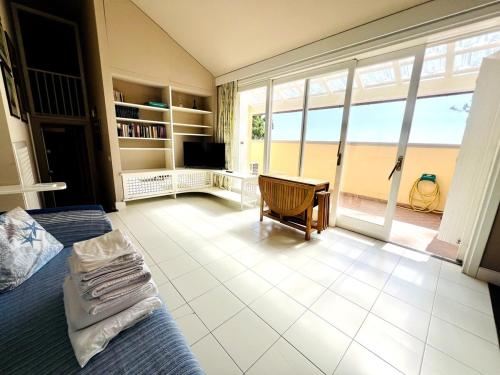 Χώρος καθιστικού στο Luxury Penthouse Belvedere Suite - Ospedaletti