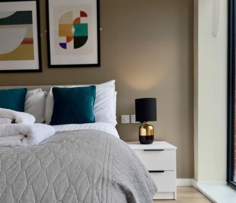 Richmond Row Apartments - Free On-Site Parking, WiFi & EV photo 162