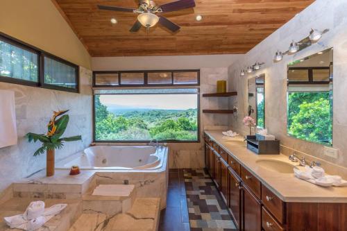 Fotografie z fotogalerie ubytování Casa Sophia A Cozy, Treetop, Sea View Gem v destinaci Manuel Antonio