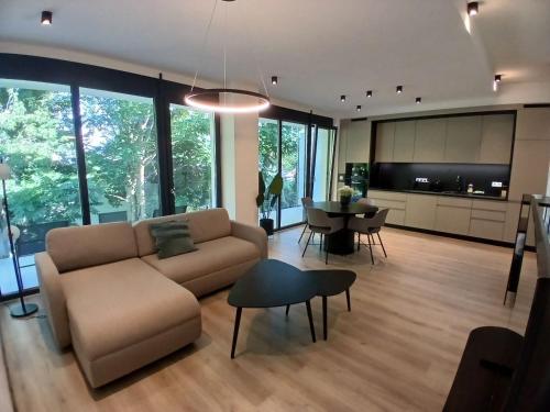 Fenyvesliget Apartmanok V