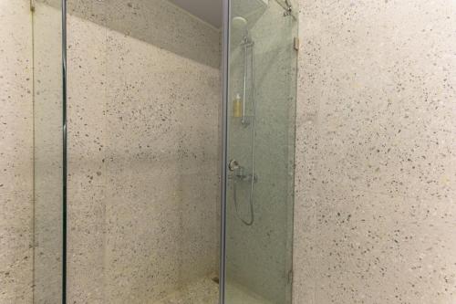 Koupelna v ubytování Wave 515 - Getaway Chalet at Sawary Resort Batroun