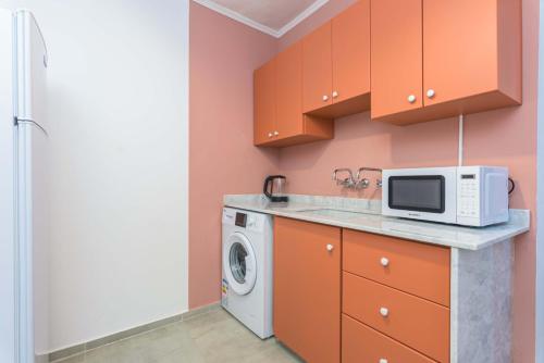 Gallery image of Galleria - Heritage 1-BR Apartment in Old Souk Batroun in Batroûn