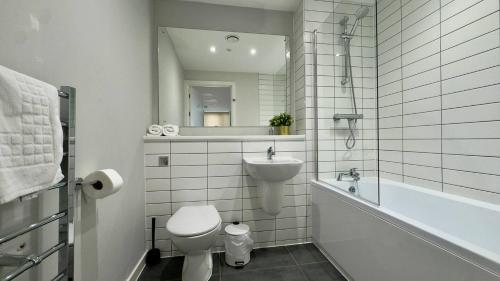 Richmond Row Apartments - Free On-Site Parking, WiFi & EV photo 165