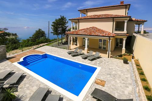 Villa Mia - 3-Bedroom Apartment with Full Terrace