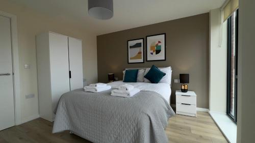 Richmond Row Apartments - Free On-Site Parking, WiFi & EV photo 173