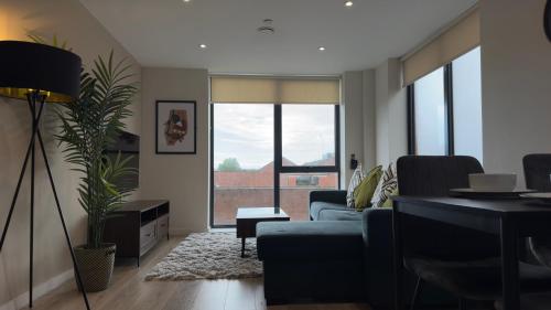 Richmond Row Apartments - Free On-Site Parking, WiFi & EV photo 183
