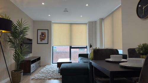 Richmond Row Apartments - Free On-Site Parking, WiFi & EV photo 185