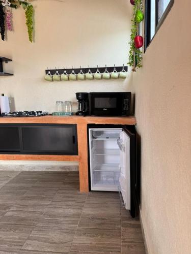 Küche/Küchenzeile in der Unterkunft HOSTAL XAO