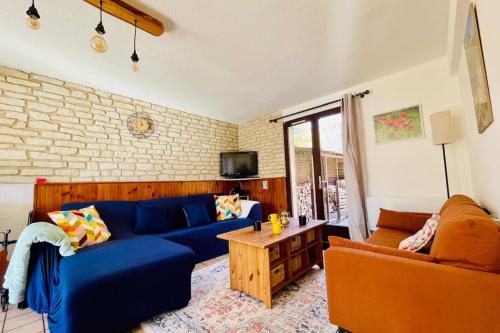 Ruang duduk di Pretty F4 house with loggia in Briançon