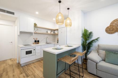 Bright renovated -Terrace -1Bedroom 1Bath