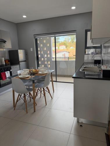 Dapur atau dapur kecil di Empire Investments Mbabane