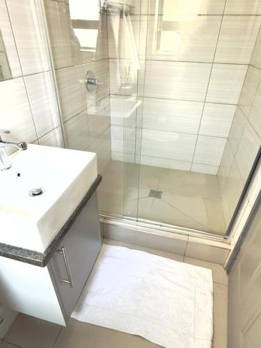 Bilik mandi di Empire Investments Mbabane