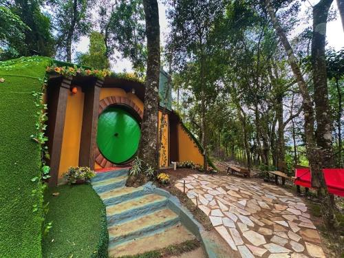 Taman di luar Toca do Valioso - Vila Mágica