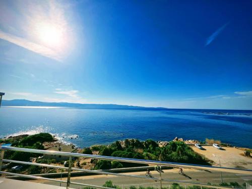 Cocon chaleureux bord de plage vue sanguinaire