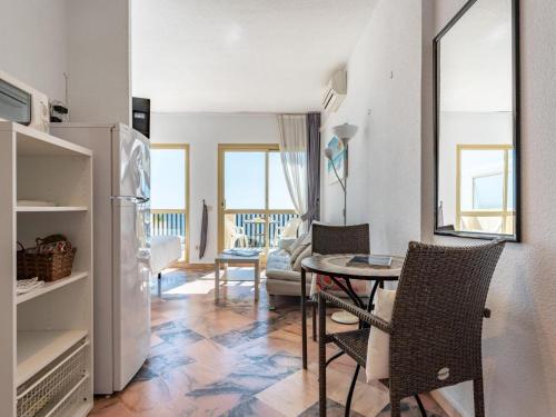 Charming apartment for coastal adventures